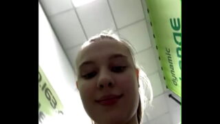 Mein Trainer hat mich im Fitnessstudio gefickt.